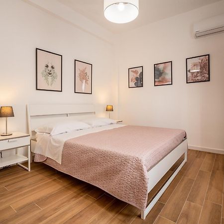 Arricampati Airport Rooms In Villa & Rent Car Carini Exterior foto