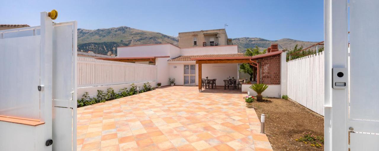 Arricampati Airport Rooms In Villa & Rent Car Carini Exterior foto